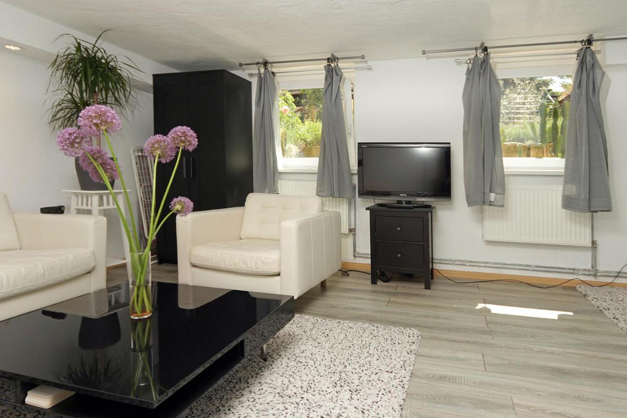 Cozy Souterrain-Half-Basement-Apartment Included 2 Bicycles Berlin Ngoại thất bức ảnh